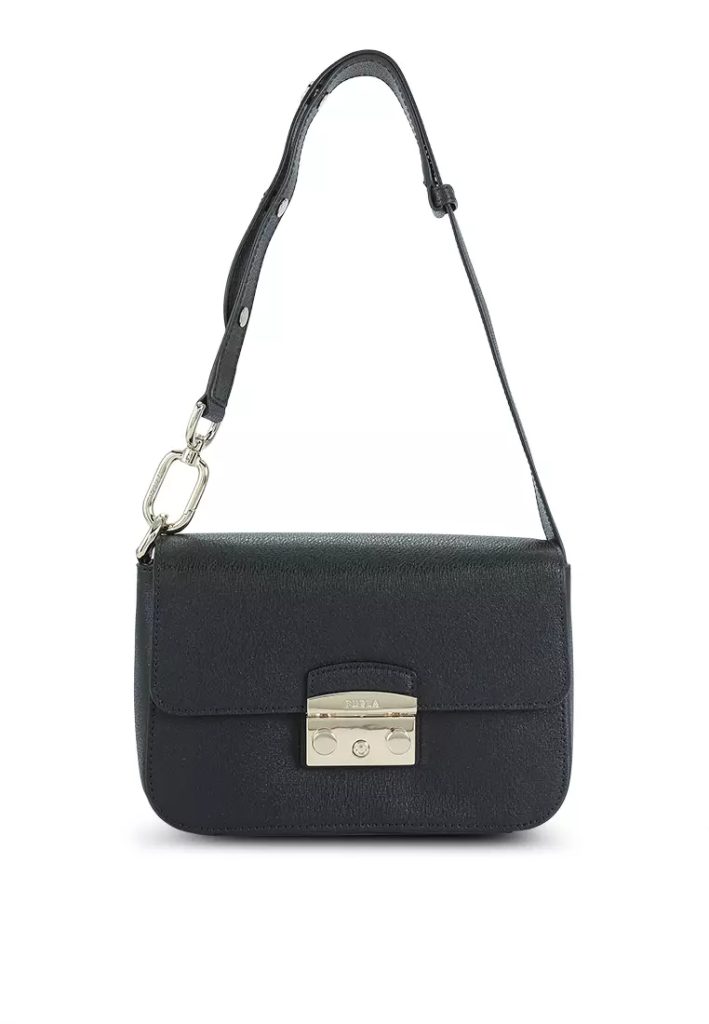 Furla handbag, when selecting a Furla handbag, there are various factors to consider to ensure that you find the perfect