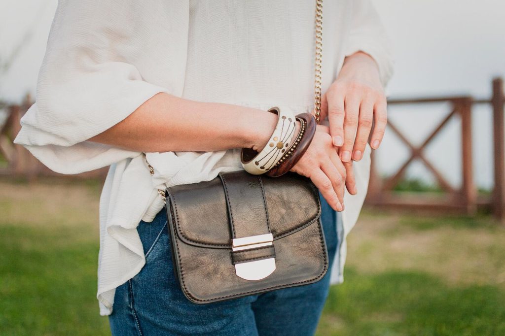 popular crossbody bag