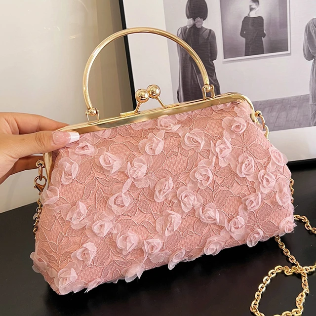 Pink clutch purse – A must-have bag for cute ladies