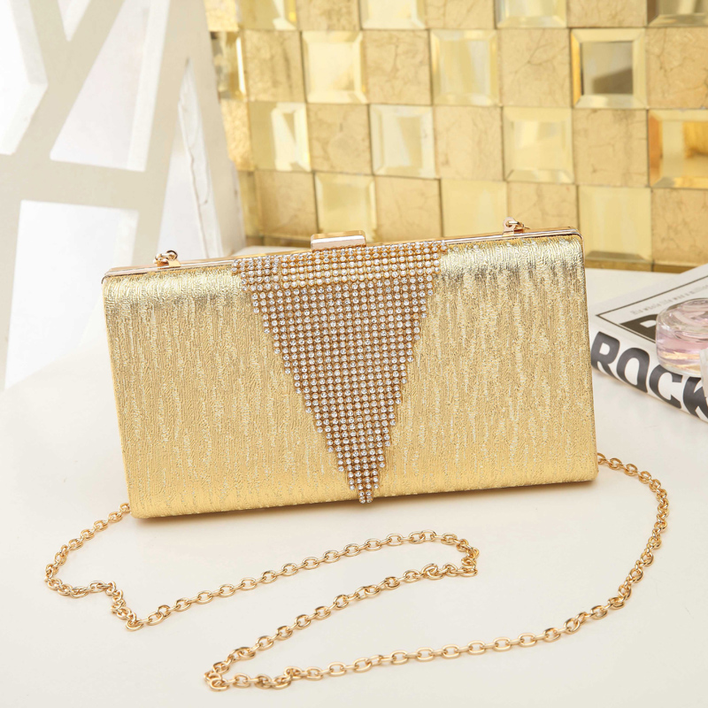 Gold evening clutch – Show off your feminine charm