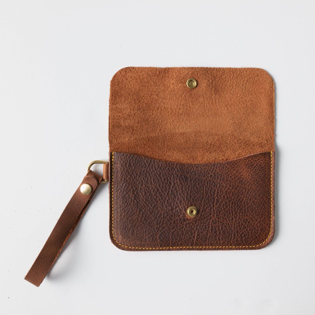 Tan clutch