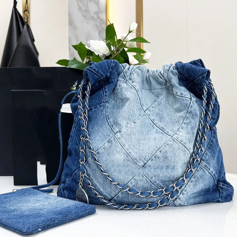 Denim bucket bag – The perfect bag to wear with denim clothes