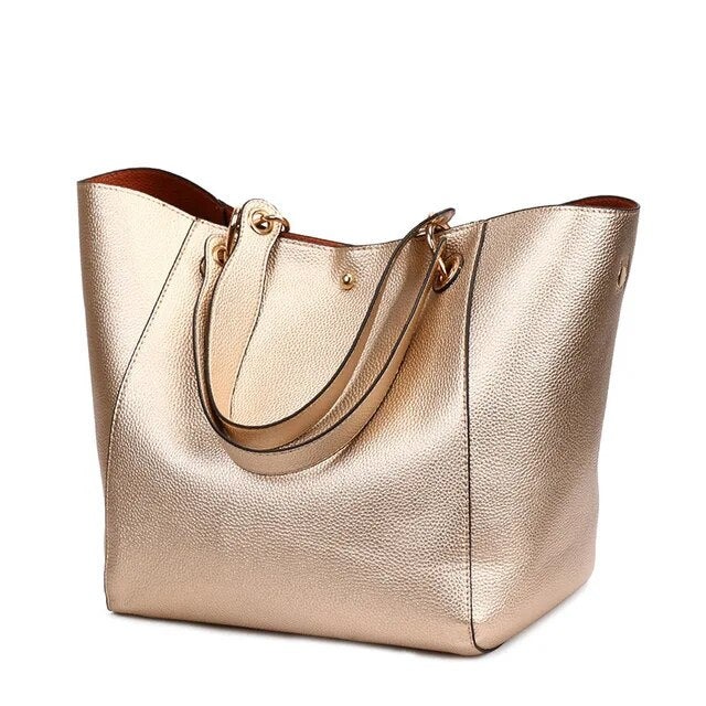 Elegant Gold Shoulder Bag for Every Occasion